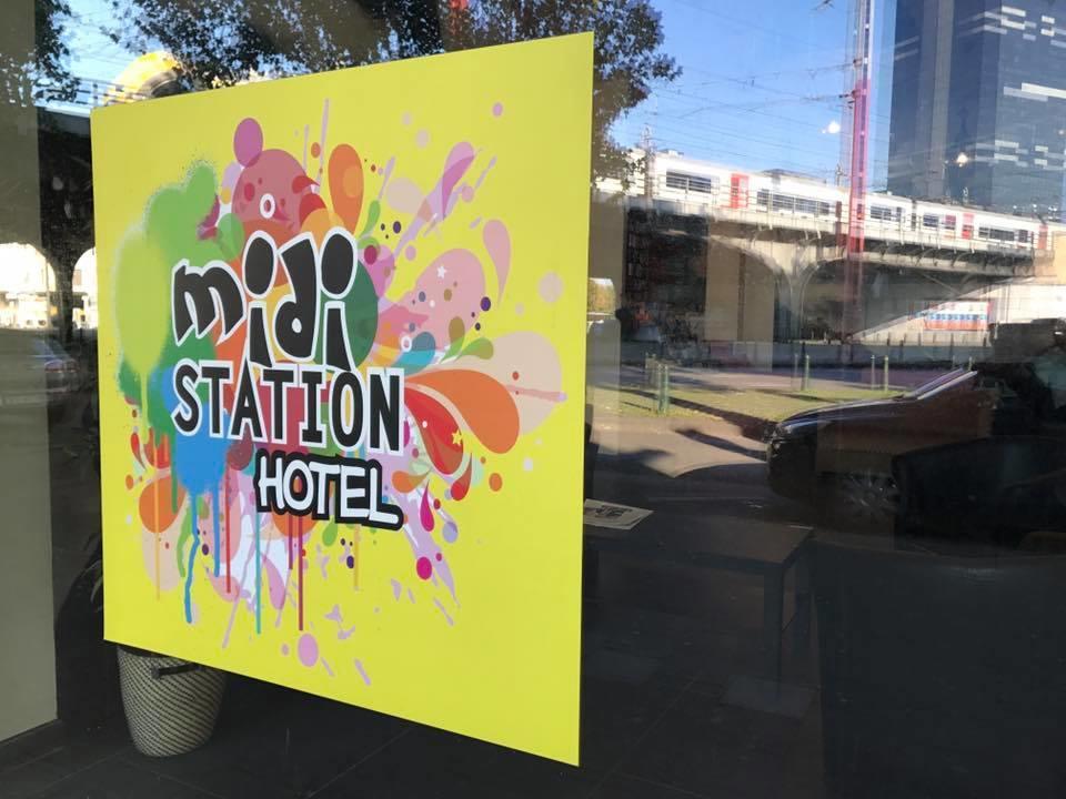 בריסל Midi Station Hotel מראה חיצוני תמונה